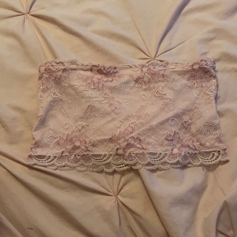 Lacey strapless bralette